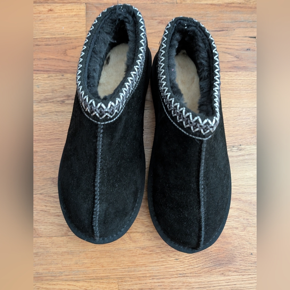 NWOT Women's Black Suede Ankle Boots with Stitch Detail Size 9